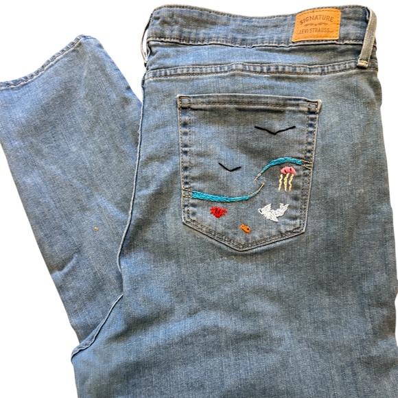 Denim - Levi’s Whimsical Nautical Handmade Embroidered Mid Rise Skinny Jeans